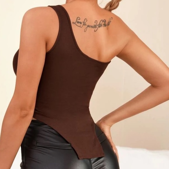 One shoulder solid top - Picture 2 of 4